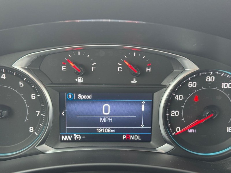 Chevrolet Equinox Vehicle Full-screen Gallery Image 22