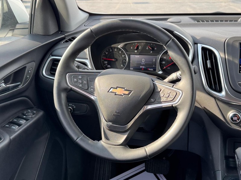 Chevrolet Equinox Vehicle Full-screen Gallery Image 12