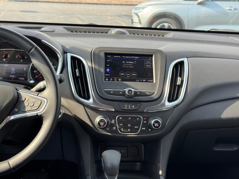 Chevrolet Equinox Vehicle Full-screen Gallery Image 13