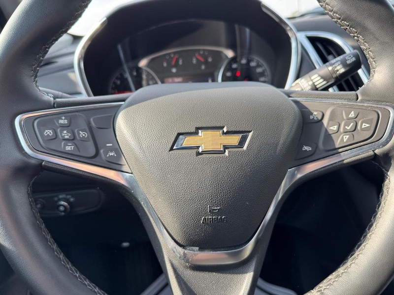 Chevrolet Equinox Vehicle Full-screen Gallery Image 17