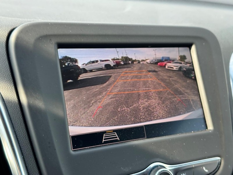 Chevrolet Equinox Vehicle Full-screen Gallery Image 21