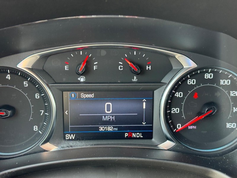 Chevrolet Equinox Vehicle Full-screen Gallery Image 22