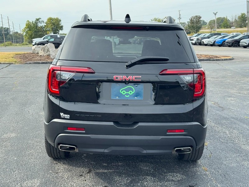 GMC Acadia Vehicle Full-screen Gallery Image 5