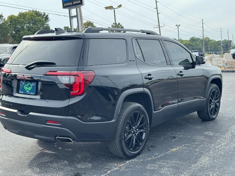 GMC Acadia Vehicle Full-screen Gallery Image 6