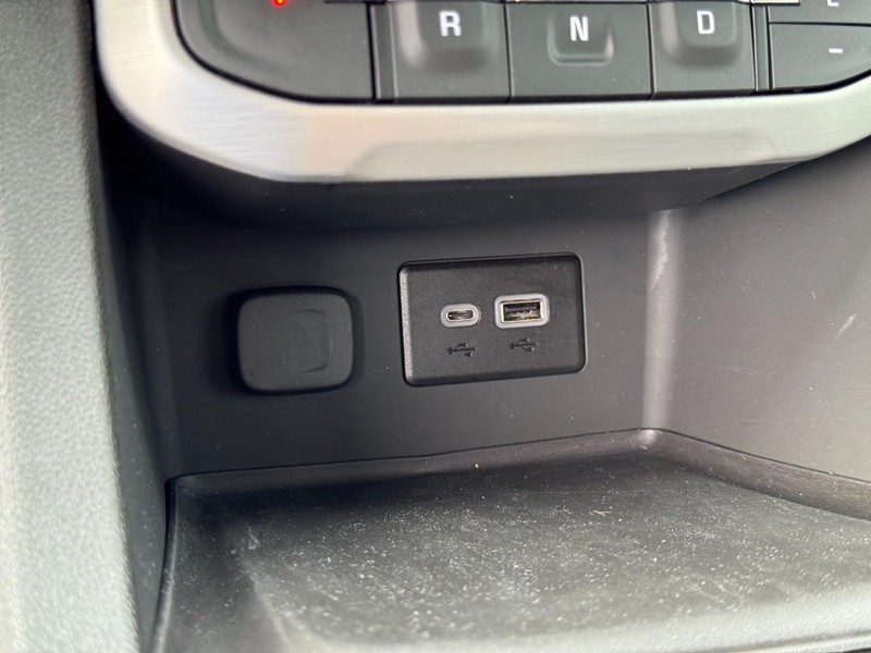 GMC Acadia Vehicle Full-screen Gallery Image 22