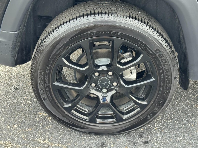 Jeep Compass Vehicle Full-screen Gallery Image 7