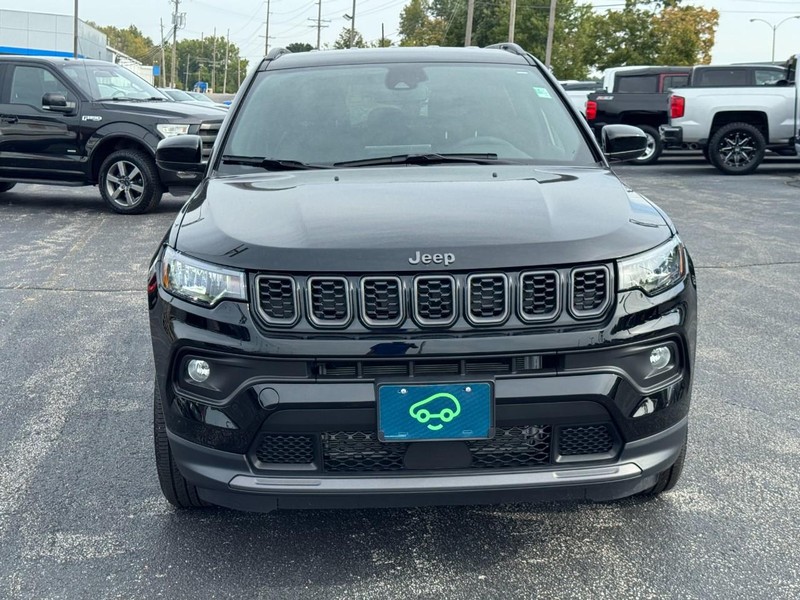 Jeep Compass Vehicle Full-screen Gallery Image 9