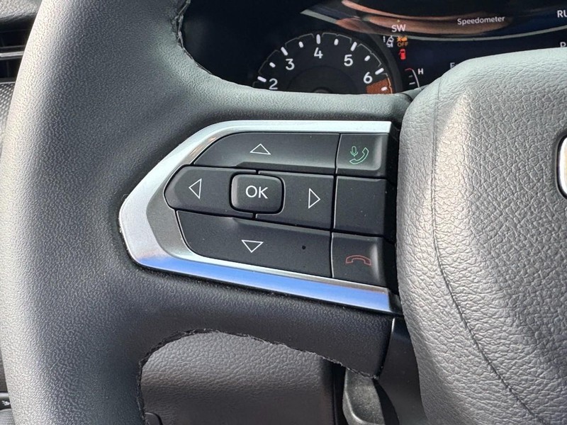 Jeep Compass Vehicle Full-screen Gallery Image 18