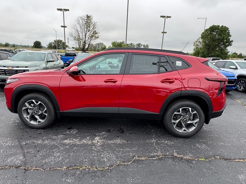 Chevrolet Trax Vehicle Full-screen Gallery Image 2