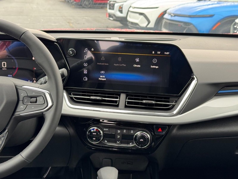 Chevrolet Trax Vehicle Full-screen Gallery Image 8