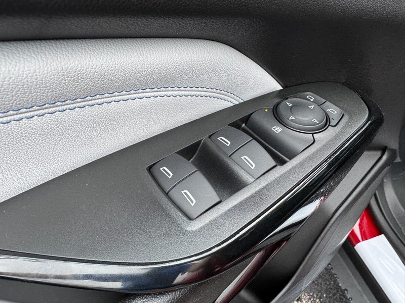 Chevrolet Trax Vehicle Full-screen Gallery Image 11