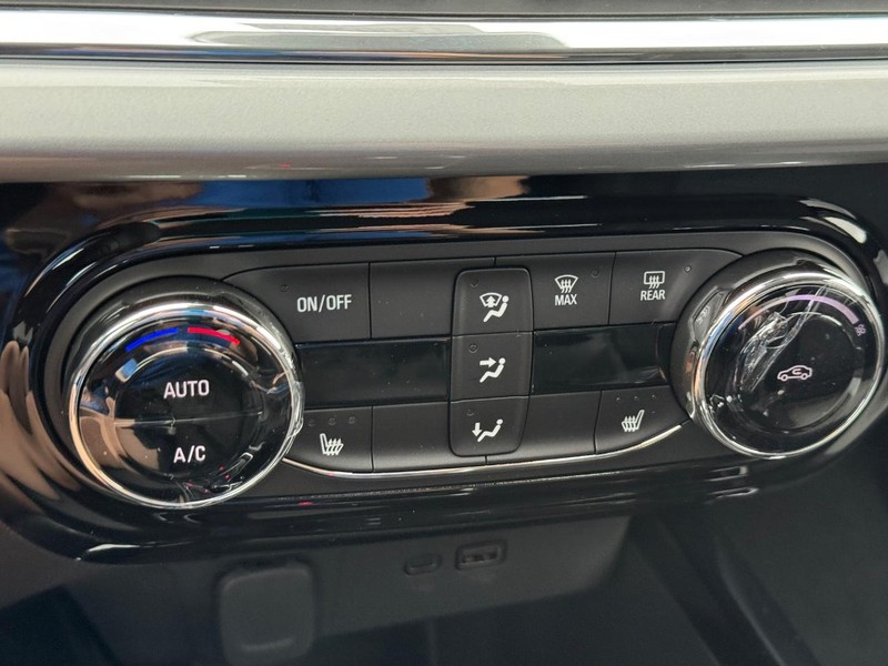 Chevrolet Trax Vehicle Full-screen Gallery Image 14