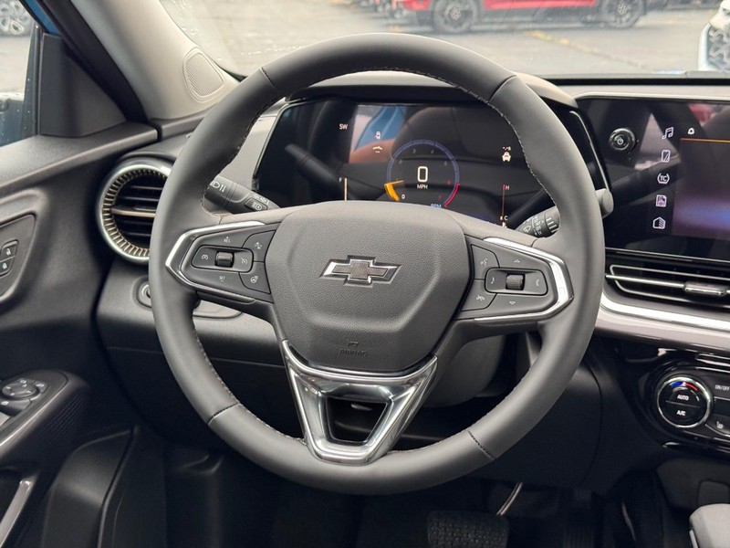 Chevrolet Trax Vehicle Full-screen Gallery Image 7