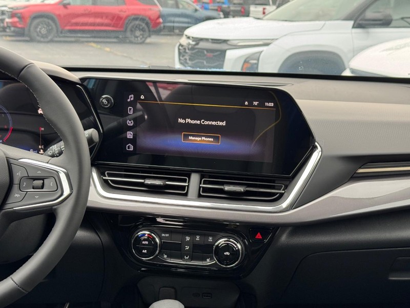 Chevrolet Trax Vehicle Full-screen Gallery Image 8