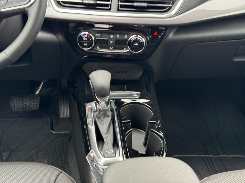 Chevrolet Trax Vehicle Full-screen Gallery Image 9