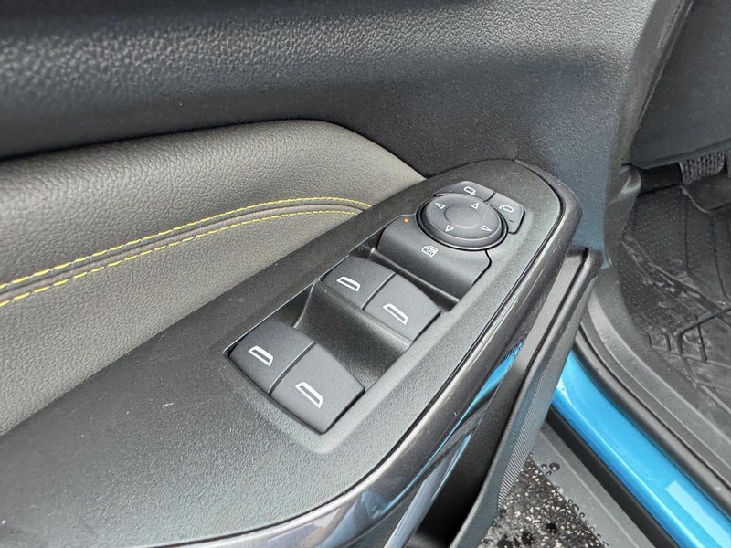 Chevrolet Trax Vehicle Full-screen Gallery Image 11