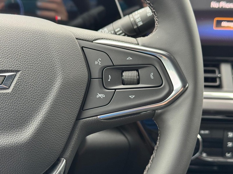 Chevrolet Trax Vehicle Full-screen Gallery Image 14