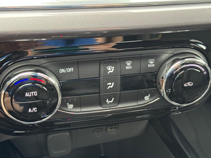 Chevrolet Trax Vehicle Full-screen Gallery Image 15