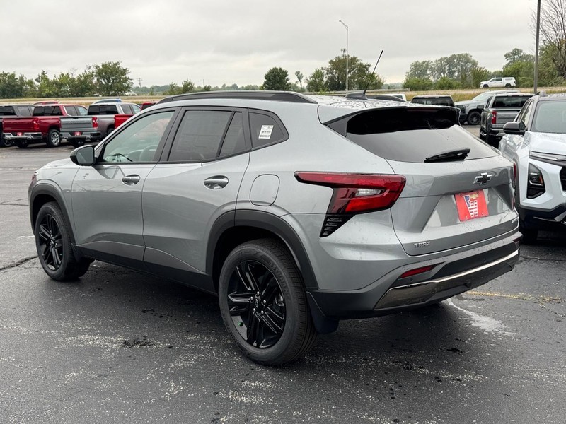 Chevrolet Trax Vehicle Full-screen Gallery Image 3