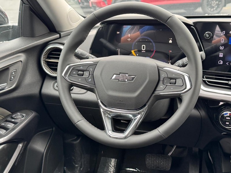 Chevrolet Trax Vehicle Full-screen Gallery Image 7