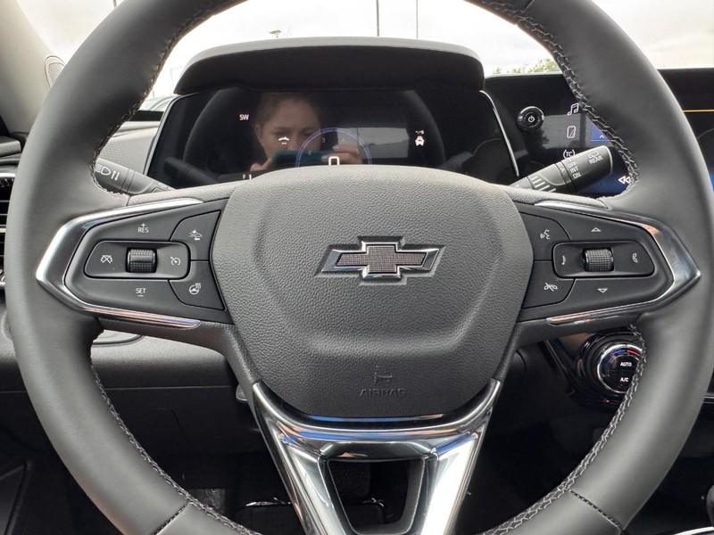 Chevrolet Trax Vehicle Full-screen Gallery Image 12