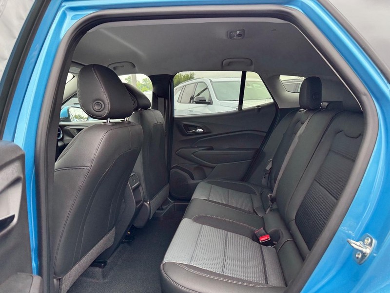 Chevrolet Trax Vehicle Full-screen Gallery Image 5