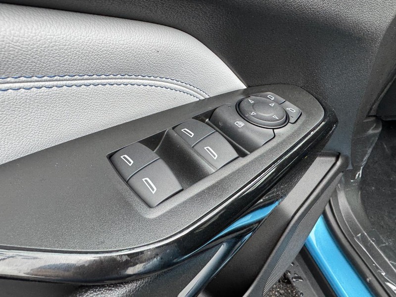 Chevrolet Trax Vehicle Full-screen Gallery Image 10