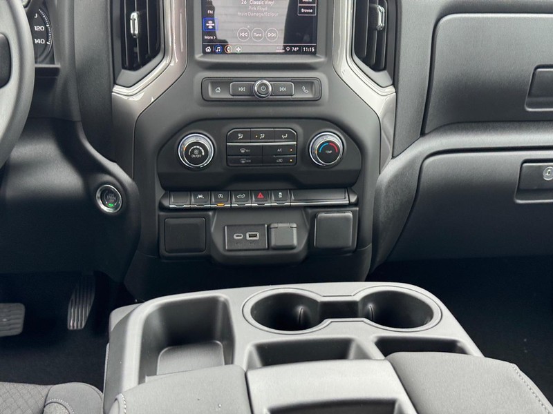 Chevrolet Silverado 1500 Vehicle Full-screen Gallery Image 9