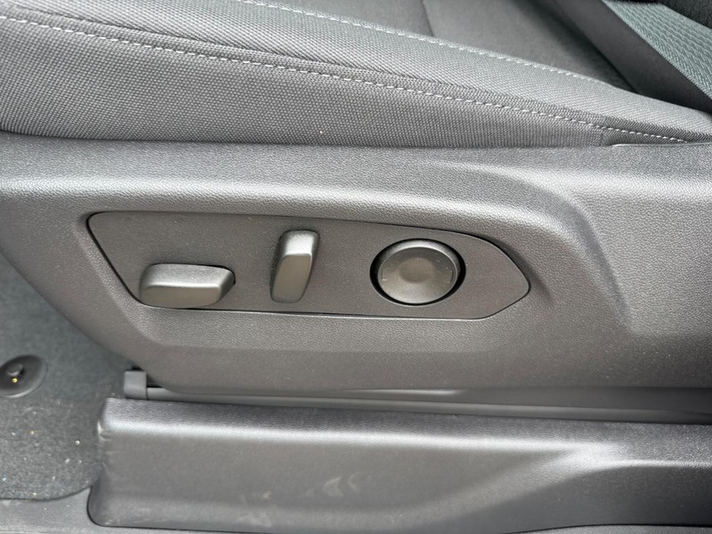 Chevrolet Silverado 1500 Vehicle Full-screen Gallery Image 10