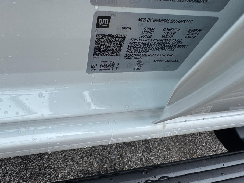 Chevrolet Silverado 1500 Vehicle Full-screen Gallery Image 17