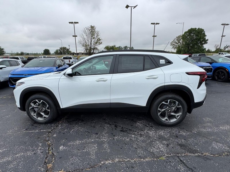 Chevrolet Trax Vehicle Full-screen Gallery Image 2