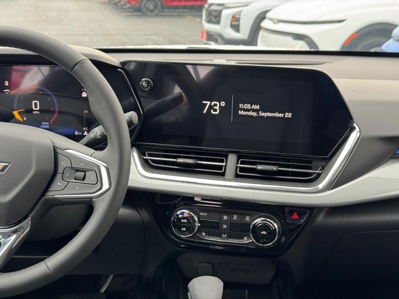 Chevrolet Trax Vehicle Full-screen Gallery Image 8