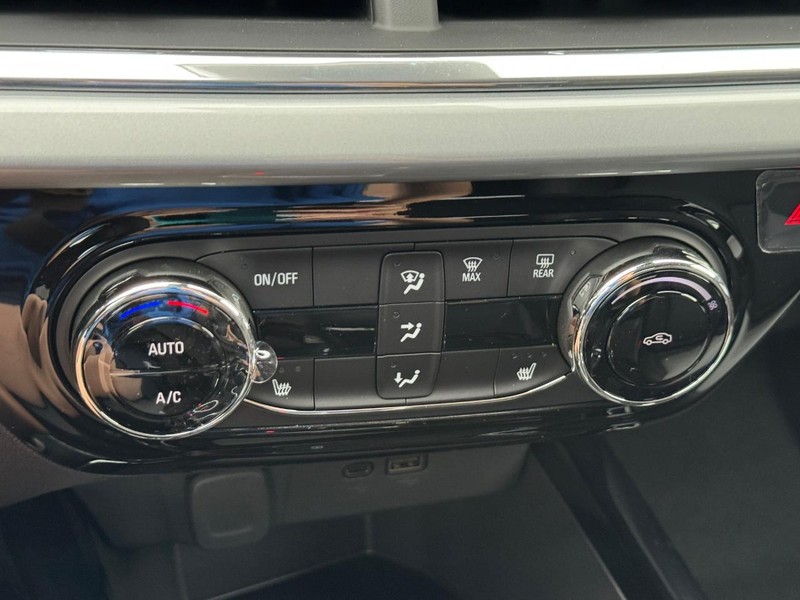 Chevrolet Trax Vehicle Full-screen Gallery Image 15