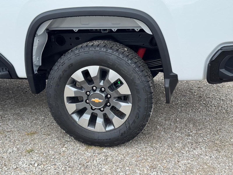 Chevrolet Silverado 2500HD Vehicle Full-screen Gallery Image 4