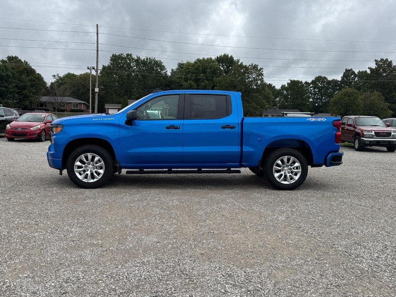 Chevrolet Silverado 1500 Vehicle Full-screen Gallery Image 2