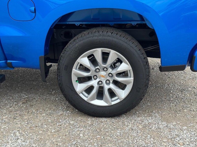 Chevrolet Silverado 1500 Vehicle Full-screen Gallery Image 4