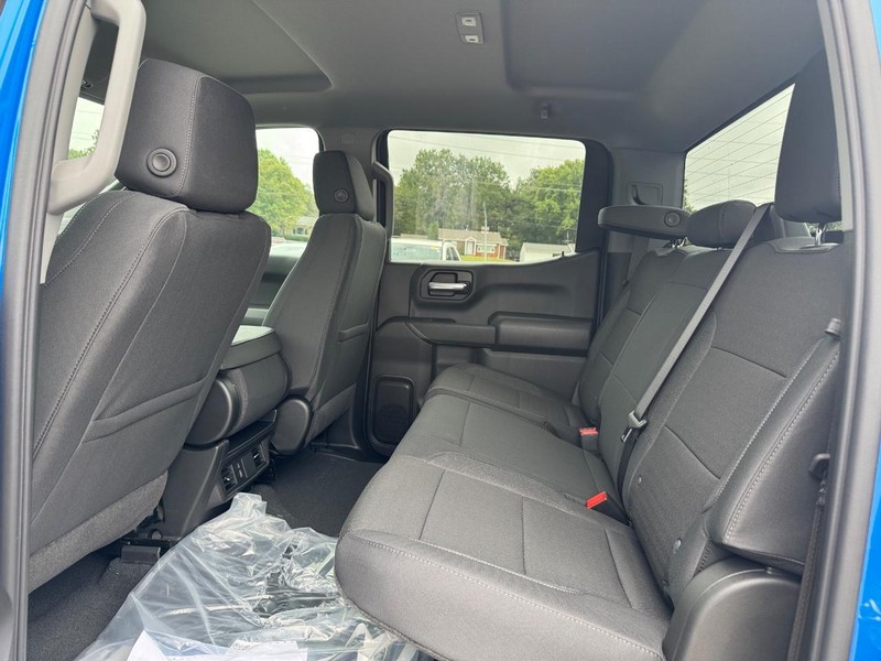 Chevrolet Silverado 1500 Vehicle Full-screen Gallery Image 5