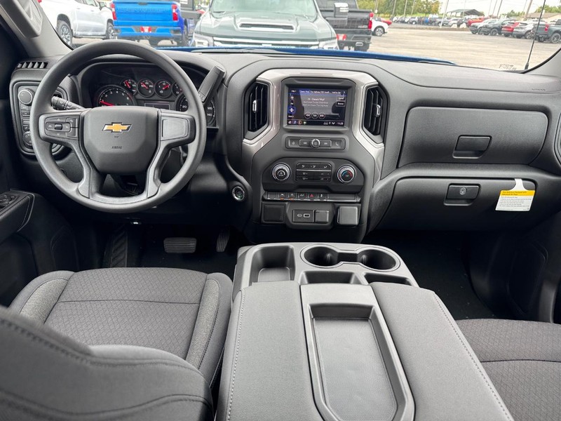 Chevrolet Silverado 1500 Vehicle Full-screen Gallery Image 6