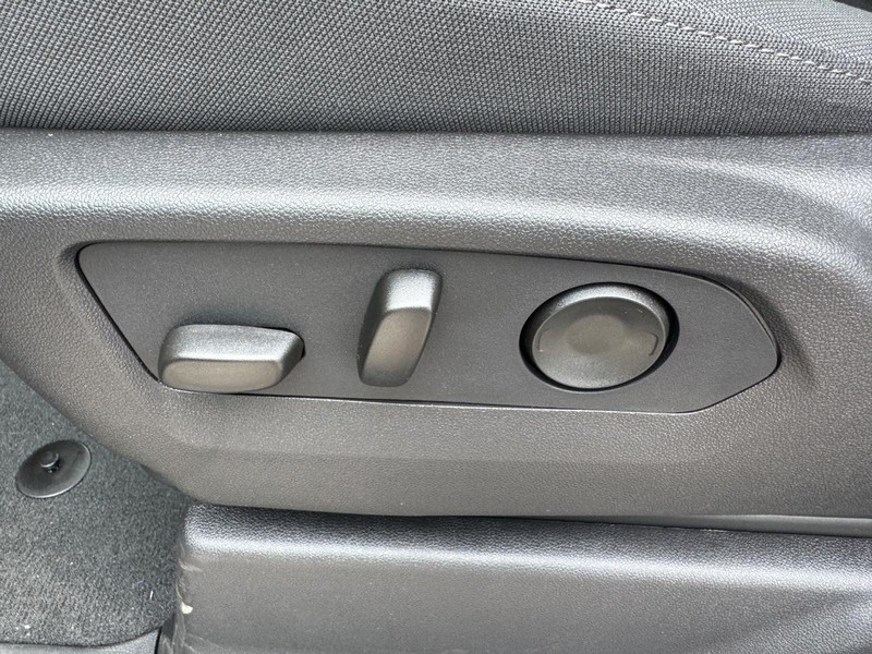 Chevrolet Silverado 1500 Vehicle Full-screen Gallery Image 10