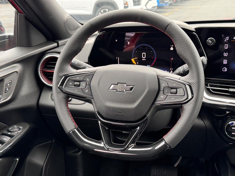 Chevrolet Trax Vehicle Full-screen Gallery Image 8