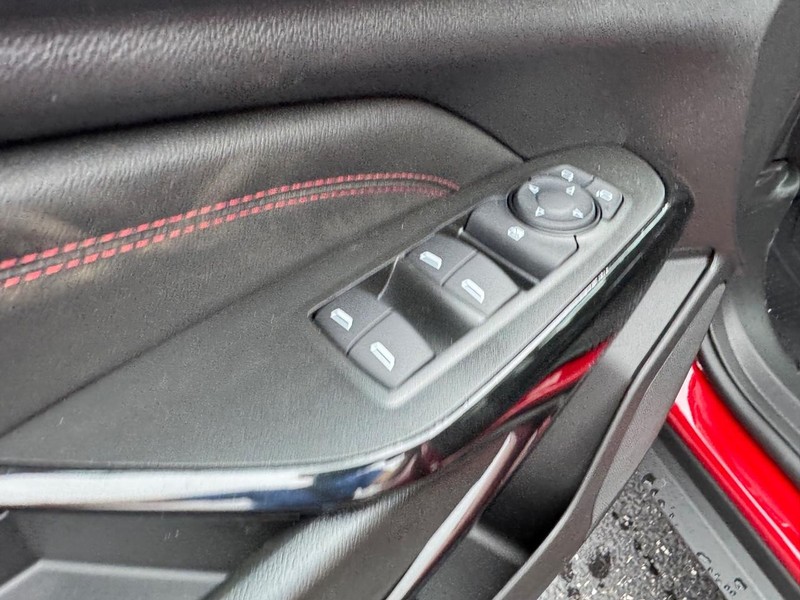 Chevrolet Trax Vehicle Full-screen Gallery Image 12