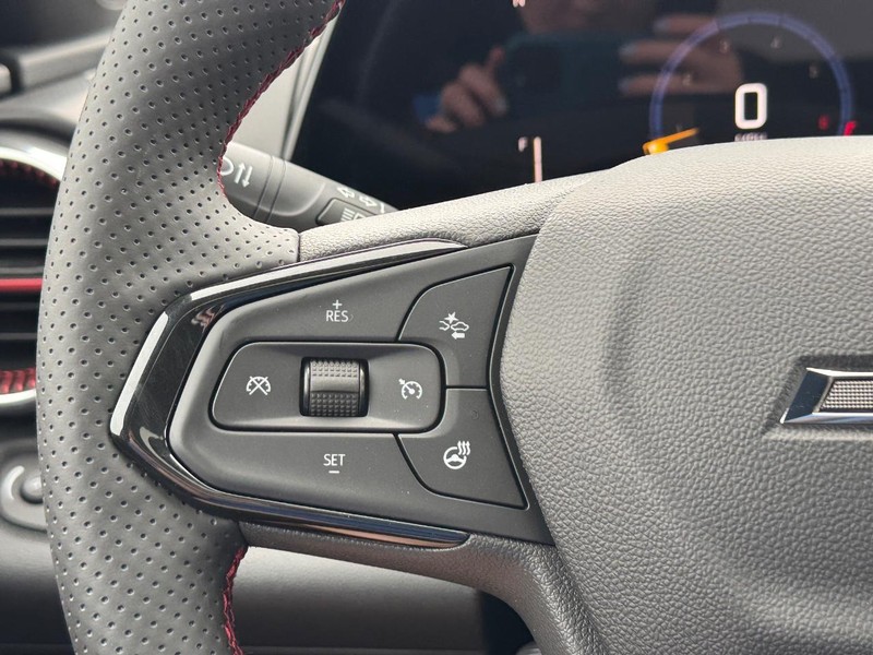 Chevrolet Trax Vehicle Full-screen Gallery Image 14