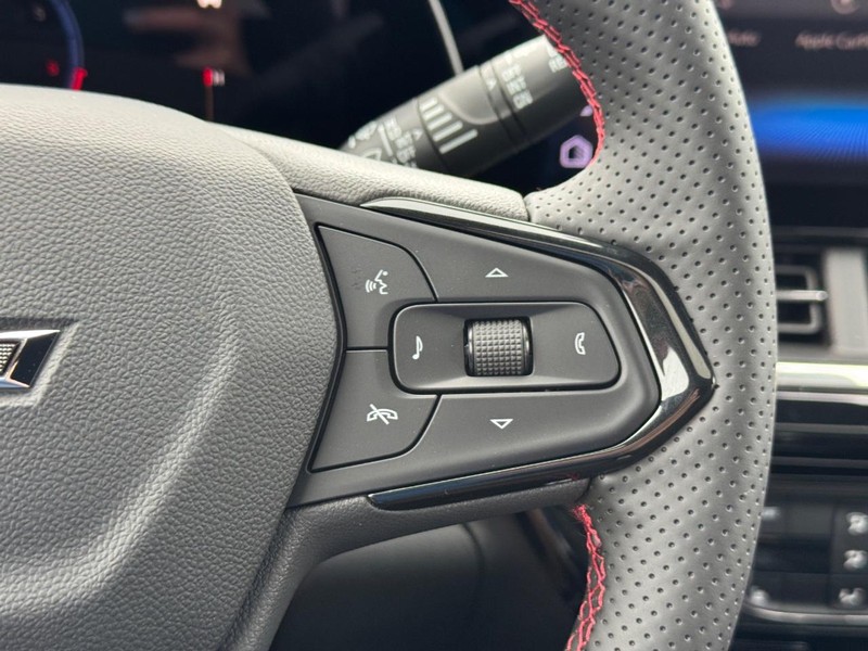 Chevrolet Trax Vehicle Full-screen Gallery Image 15