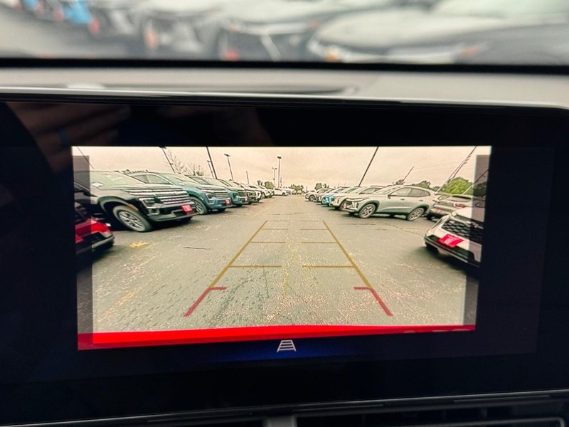 Chevrolet Trax Vehicle Full-screen Gallery Image 17