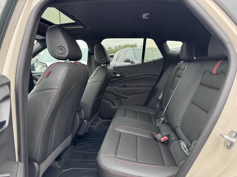 Chevrolet Trax Vehicle Full-screen Gallery Image 5