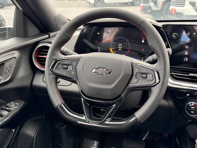 Chevrolet Trax Vehicle Full-screen Gallery Image 8