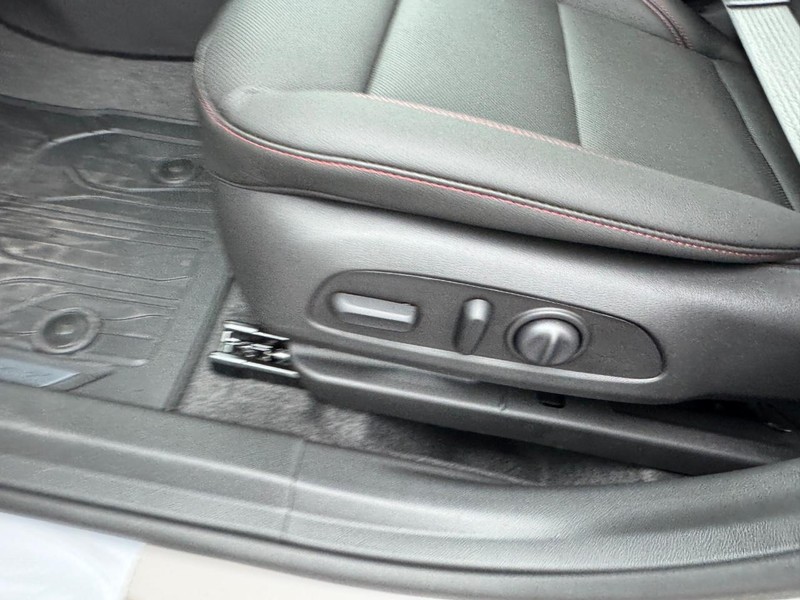 Chevrolet Trax Vehicle Full-screen Gallery Image 11