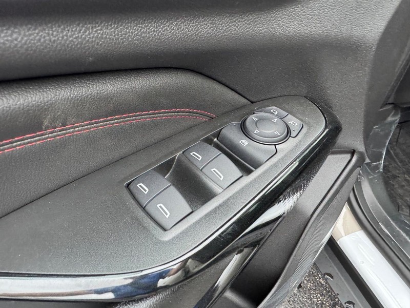 Chevrolet Trax Vehicle Full-screen Gallery Image 12