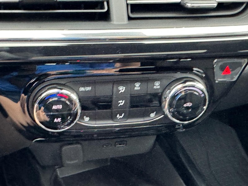 Chevrolet Trax Vehicle Full-screen Gallery Image 16