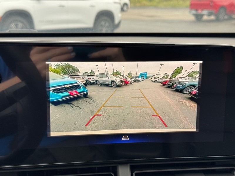 Chevrolet Trax Vehicle Full-screen Gallery Image 17